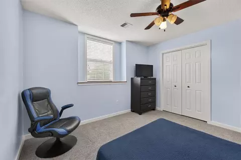 Bedroom - 908 NE Michael Dr, Lees Summit, MO 64086 photo 5 of 11