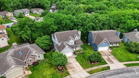 View/Area - 908 NE Michael Dr, Lees Summit, MO 64086 photo 2 of 3