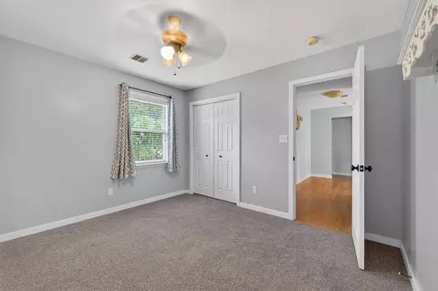 Bedroom - 908 NE Michael Dr, Lees Summit, MO 64086 photo 10 of 11