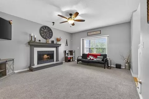 Living - 908 NE Michael Dr, Lees Summit, MO 64086 photo 2 of 3