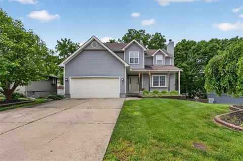 908 NE Michael Dr, Lees Summit, MO 64086