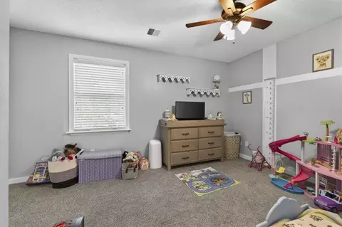 Bedroom - 908 NE Michael Dr, Lees Summit, MO 64086 photo 8 of 11