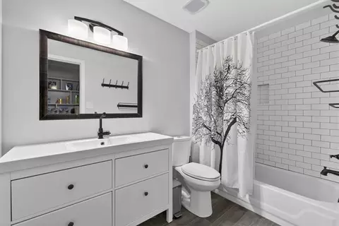 Bath - 908 NE Michael Dr, Lees Summit, MO 64086 photo 5 of 5