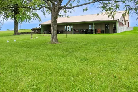 21511 Jennings Rd, Higginsville, MO 64037