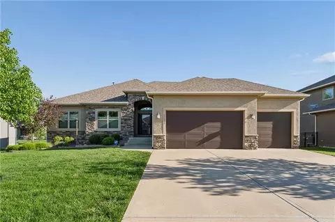 17218 W 197th Pl, Spring Hill, KS 66083