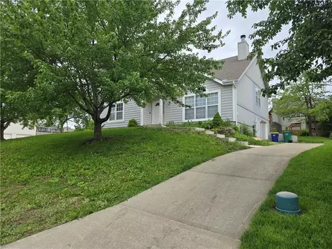 2128 SW British Dr, Lees Summit, MO 64081