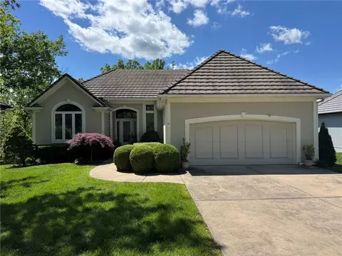 113 Teton Ridge St, Lake Winnebago, MO 64034