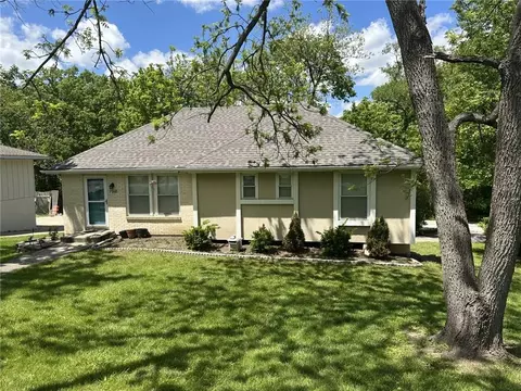 7918 NW Cadwallader Rd, Kansas City, MO 64152