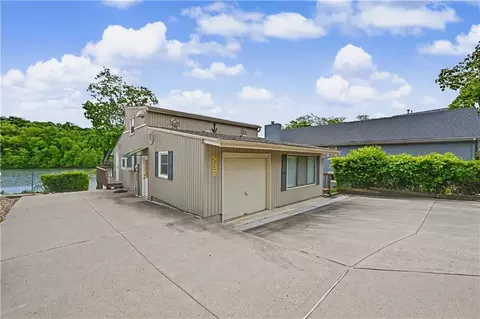 37 N St, Lake Lotawana, MO 64086