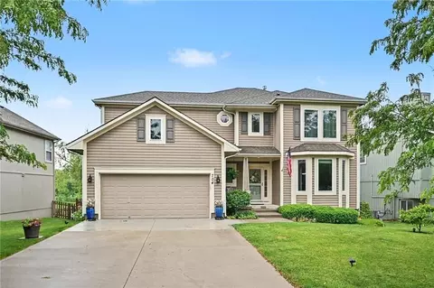 704 S Adams St, Raymore, MO 64083