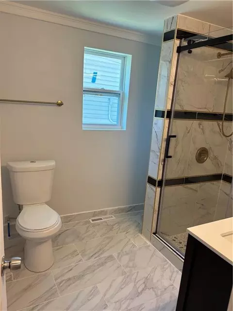 Bath - 107 E 20th St, Pittsburg, KS 66762 photo 1 of 3