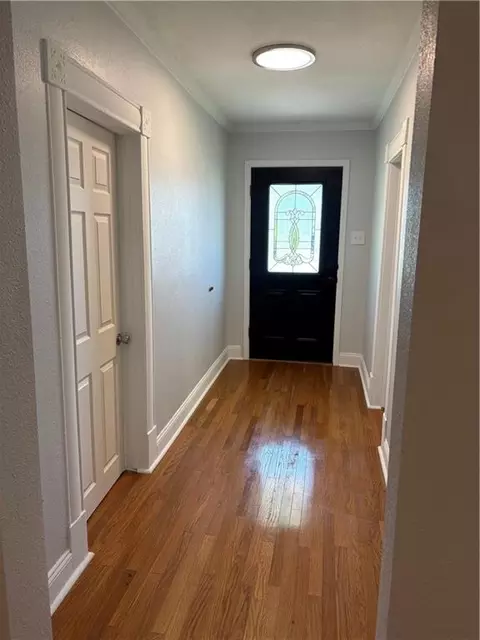 Entry Way - 107 E 20th St, Pittsburg, KS 66762 photo 2 of 2