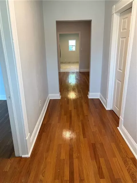 Entry Way - 107 E 20th St, Pittsburg, KS 66762 photo 1 of 2