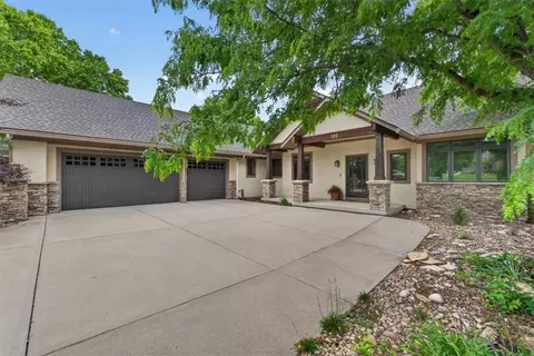 100 SW Gray Cir, Lees Summit, MO 64081