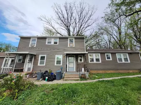 775 Manorcrest Dr, Kansas City, KS 66101