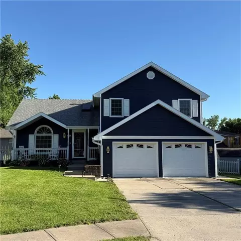 7305 Erika Ct, Pleasant Valley, MO 64068