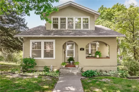2024 Lovers Ln, Saint Joseph, MO 64505