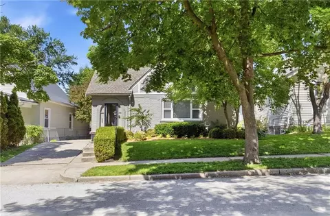 6008 Charlotte St, Kansas City, MO 64110