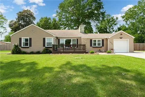 1916 James Downey Rd, Independence, MO 64057