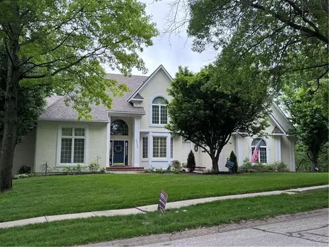 2133 Winding Woods Dr, Liberty, MO 64068