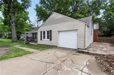 701 W Jones St, Independence, MO 64052