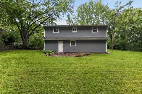 206 W Lawrence St, Kearney, MO 64060