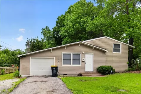 8301 E 111th Ter, Kansas City, MO 64134