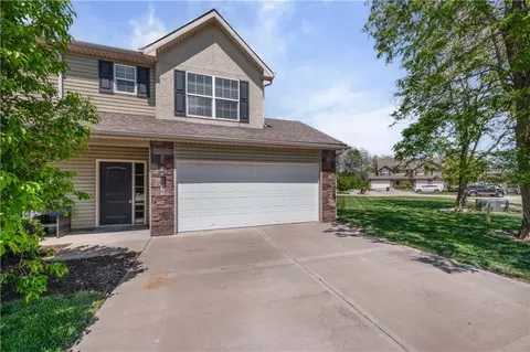 3850 NW 94th St, Kansas City, MO 64154