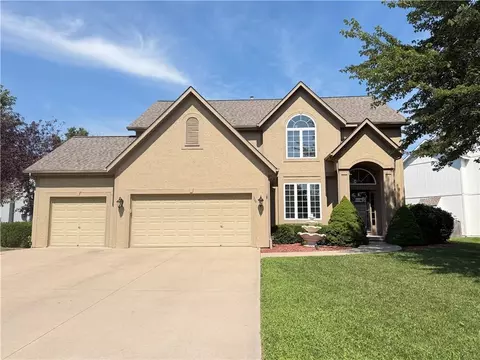 304 NE Hidden Valley Way, Lees Summit, MO 64064