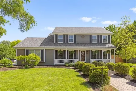 829 Prescott Dr, Lawrence, KS 66049