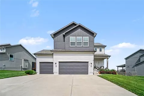 1912 SW Merryman Dr, Lees Summit, MO 64082