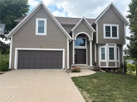 11106 Augusta Dr, Kansas City, KS 66109