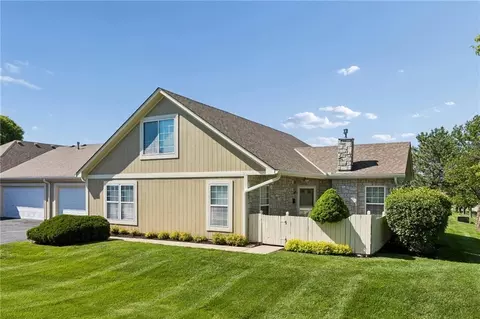 11316 S Pflumm Rd, Lenexa, KS 66215