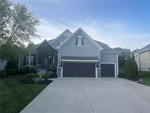 11606 W 157th Ter, Overland Park, KS 66221