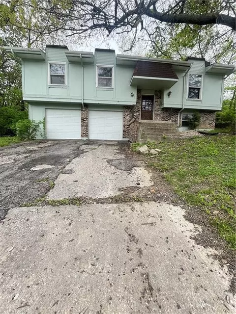 179 SE 431 Rd, Warrensburg, MO 64093