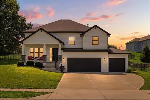 8278 Primrose St, De Soto, KS 66018