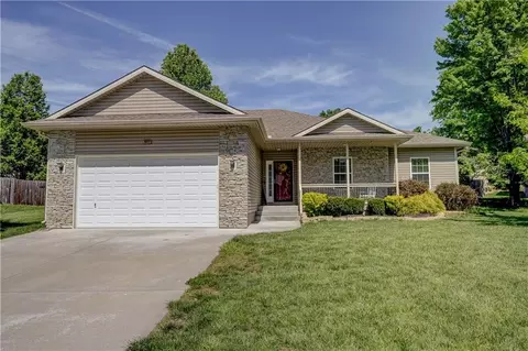 19312 E 8th St Ct, Independence, MO 64056