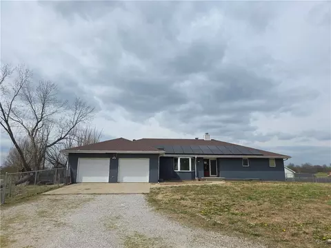 16250 S 1383 Rd, Nevada, MO 64772