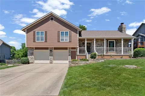 1604 SW Jeffrey Ct, Lees Summit, MO 64081