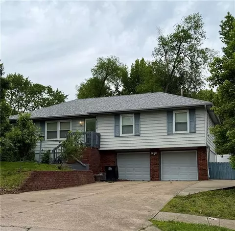 4009 S Milton Dr, Independence, MO 64055