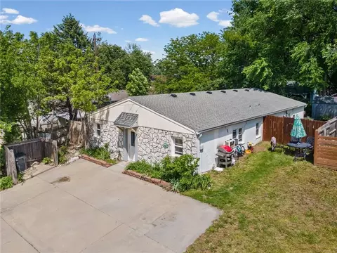 6203 N Main St, Gladstone, MO 64118