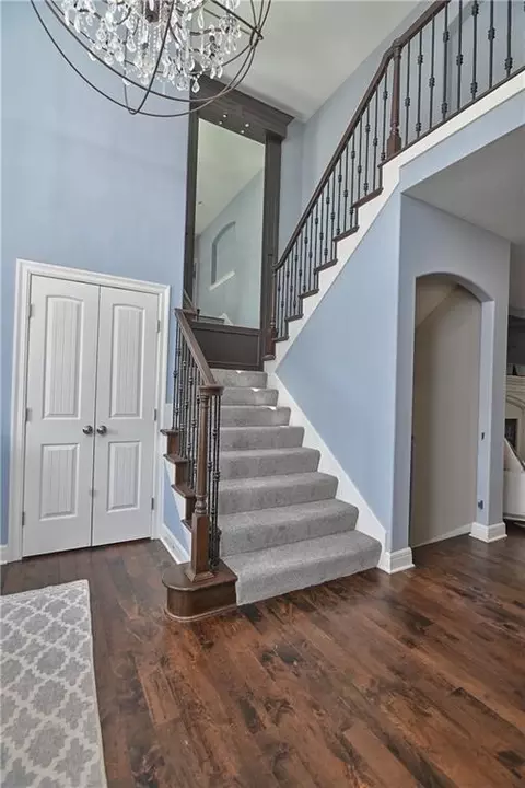 Entry Way - 4140 N Redbud Ln, Riverside, MO 64150 photo 5 of 6