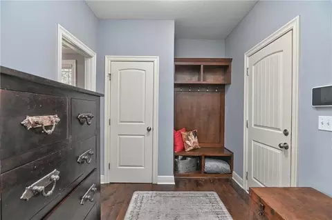 Entry Way - 4140 N Redbud Ln, Riverside, MO 64150 photo 4 of 6