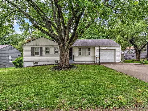3604 N Pleasant St, Independence, MO 64050