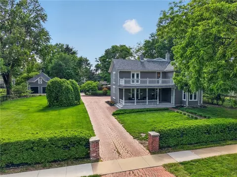 508 SE Douglas St, Lees Summit, MO 64063