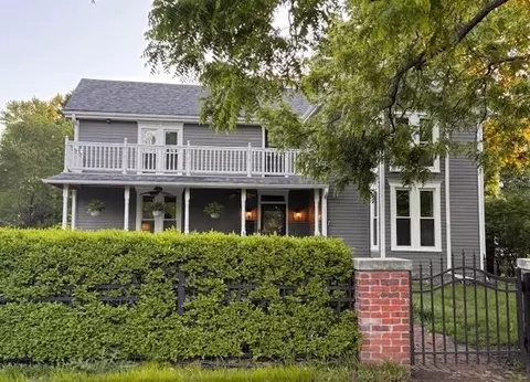 508 SE Douglas St, Lees Summit, MO 64063