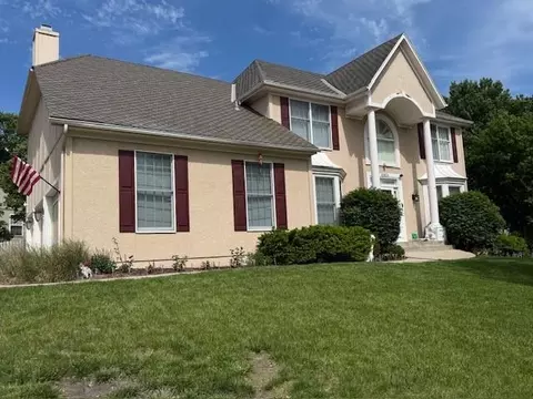 10804 W 131 St, Overland Park, KS 66213