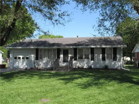 2011 S Harrison Ave, Sedalia, MO 65301