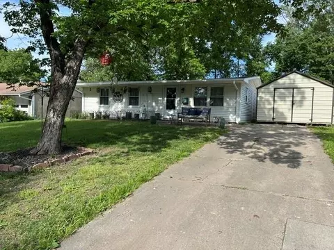 1328 E 16th St, Lawrence, KS 66044