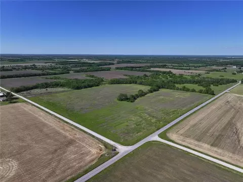 3 East 307th Street, Harrisonville, MO 64701 photo 2